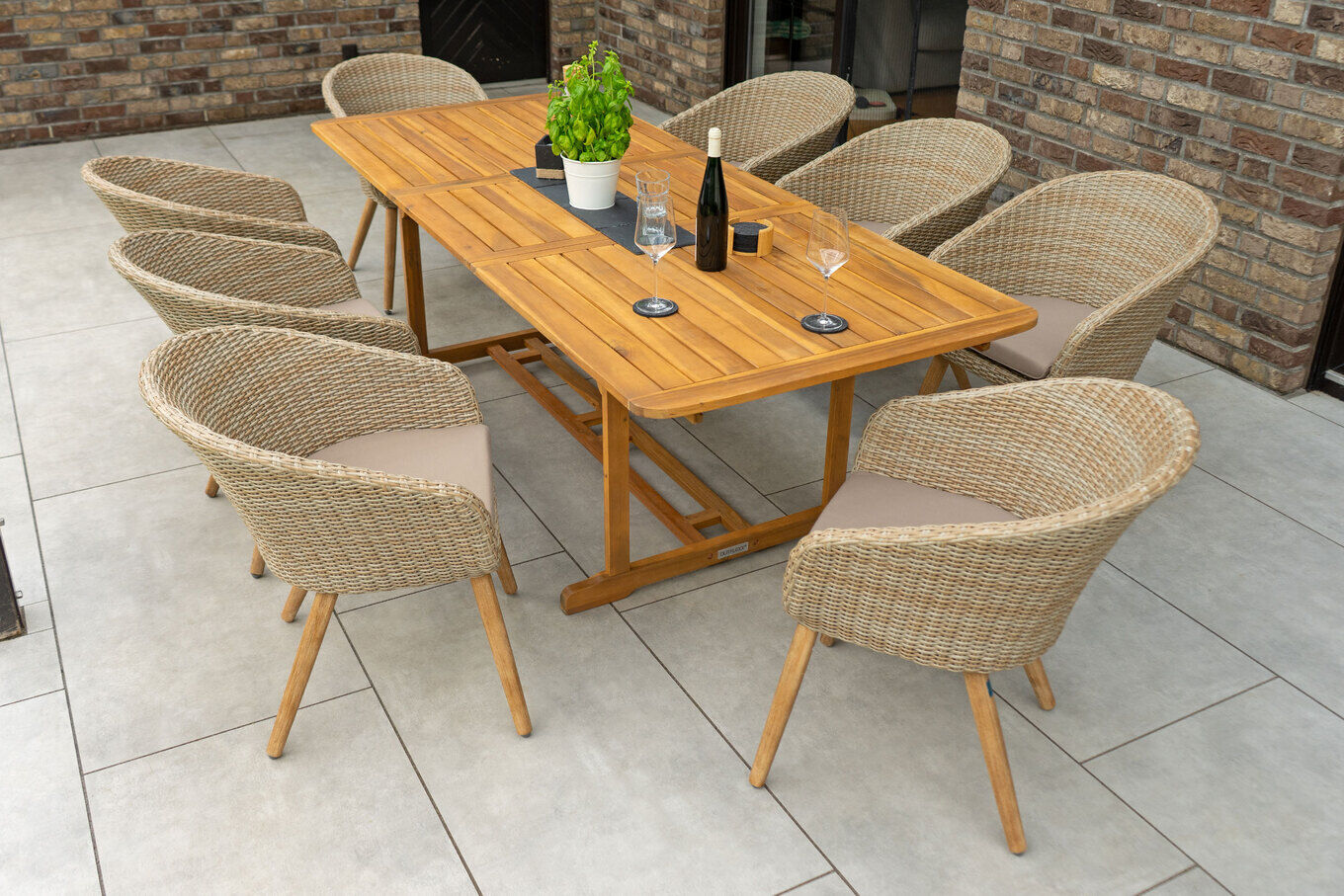 OUTFLEXX Borneo Garten-Essgruppe, beige/natur, Akazie/Polyrattan, Ausziehtisch 180/240 x 100 cm, 8 Cocktail-Sessel, Polster Inklusive, FSC®-zertifiziertes Produkt 34555__1