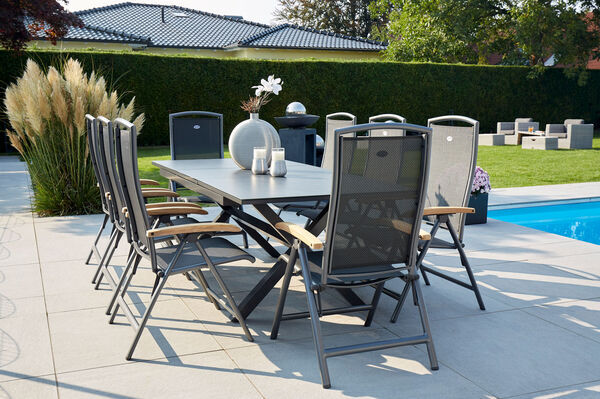 23296  1 f09c3aeb4616658313fa93823dab4146e22e628b