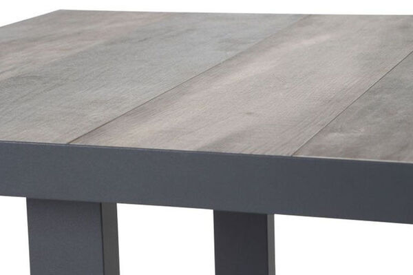 19599-1  4 e245e0ed8ba78b296f079841de6fd31ab73176b9