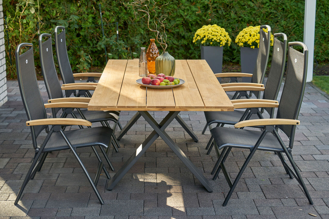 HARTMAN Xanadu / Raffaelo Garten-Essgruppe, xerix/anthrazit, Alu/Teakholz, 6 Klappstühle, Tisch 220 x 100 cm 21151__1