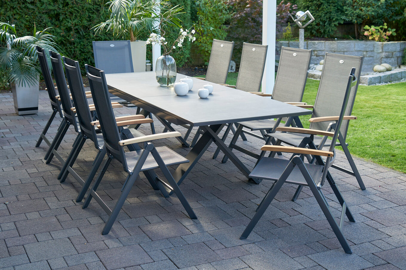 HARTMAN Sondermodell Xanadu / Aruba Garten-Essgruppe, xerix/anthrazit, Alu/Glaskeramik, 10 Klappstühle, 220/280x100cm 21125__1