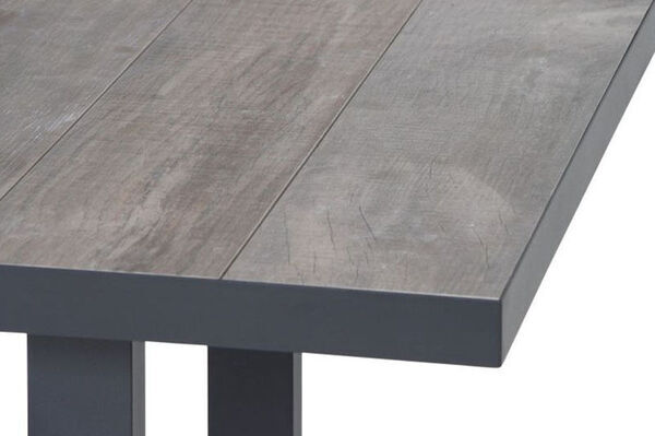 19599-1  2 c2e051e8b6017e3a558198317300d10aa50ed40e